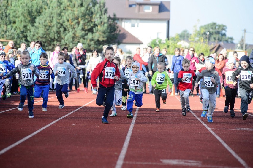 Uczestnicy morawickiej Spartakiady pobiegli po puchar