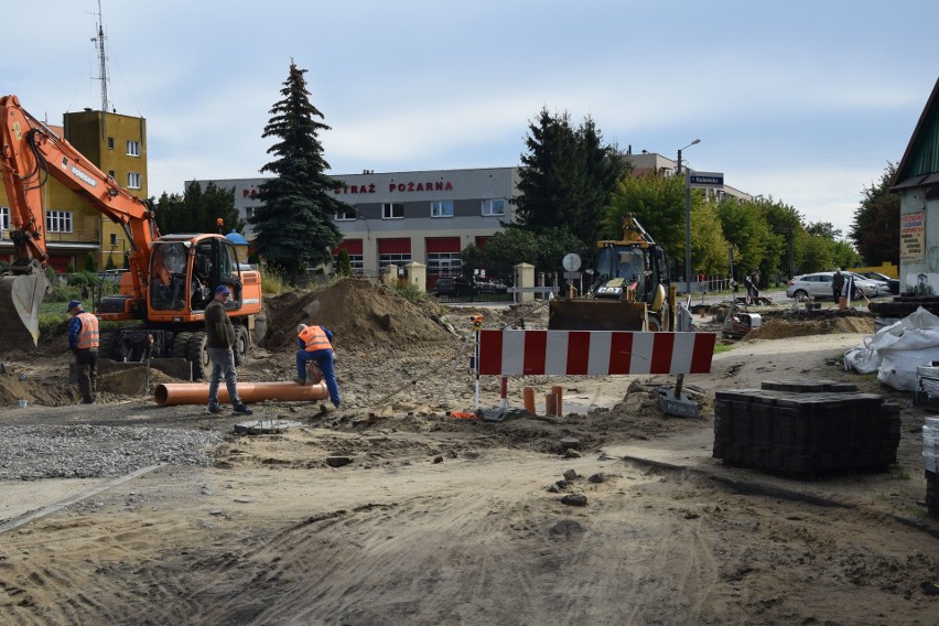 Remont ronda trwa pełną parą. Na miejscu pracuje ciężki...