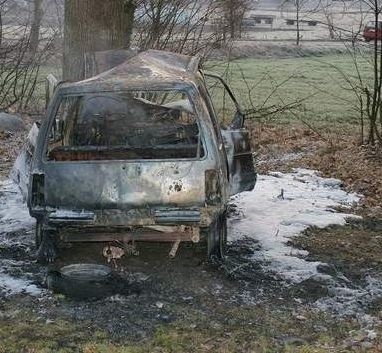 Wrak tico, ktory spłonąl w wypadku z początku kwietnia