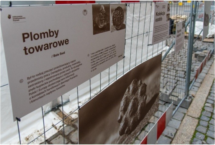 Wystawa "Odkrywamy średniowieczny Poznań" na Starym Rynku.