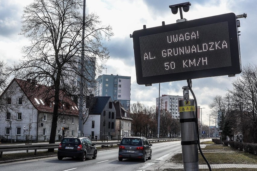 Po ograniczeniu prędkości na głównej arterii Gdańska, dwa...