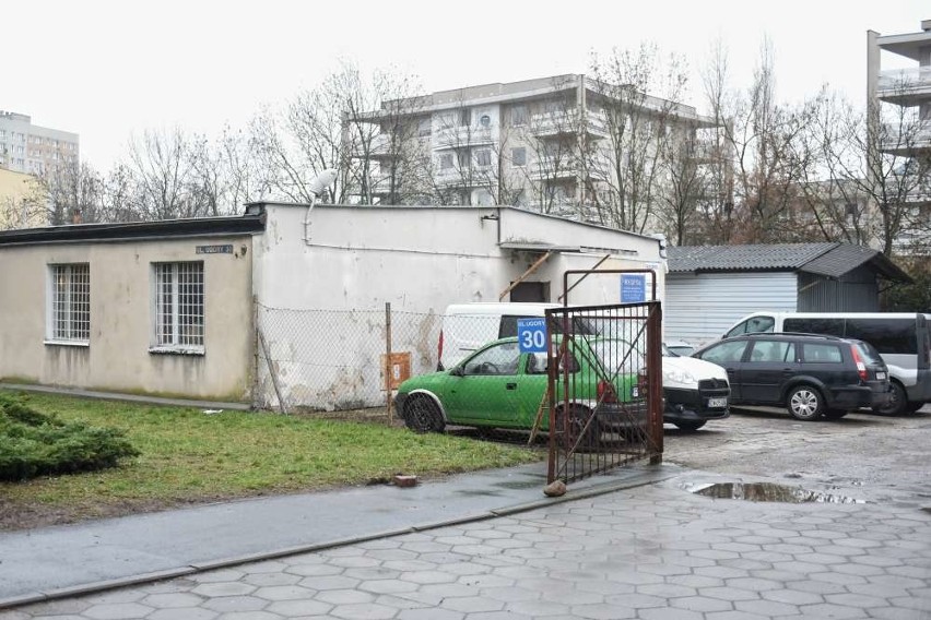 W pobliżu szkoły na os. Pod Lipami na terenie, należącym do...