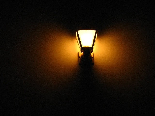 Lampy nie świecą się m.in. na Jastrzębiej, Curie-Skłodowskiej, Paderewskiego i wielu innych..