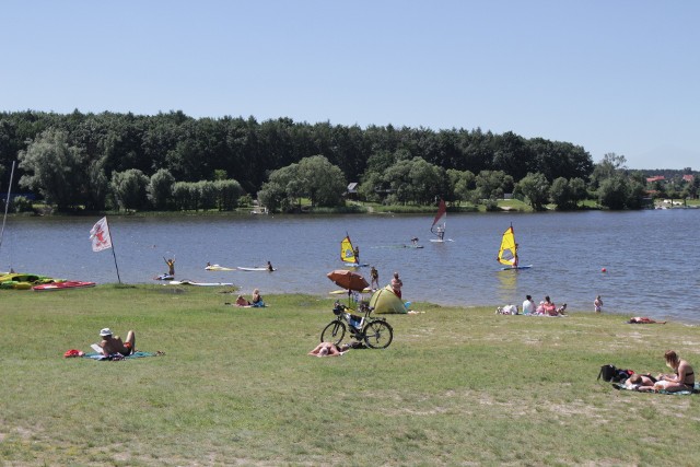 Otwarcie sezonu nad Jeziorem Pławniowice.Zobacz kolejne zdjęcia. Przesuwaj zdjęcia w prawo - naciśnij strzałkę lub przycisk NASTĘPNE 