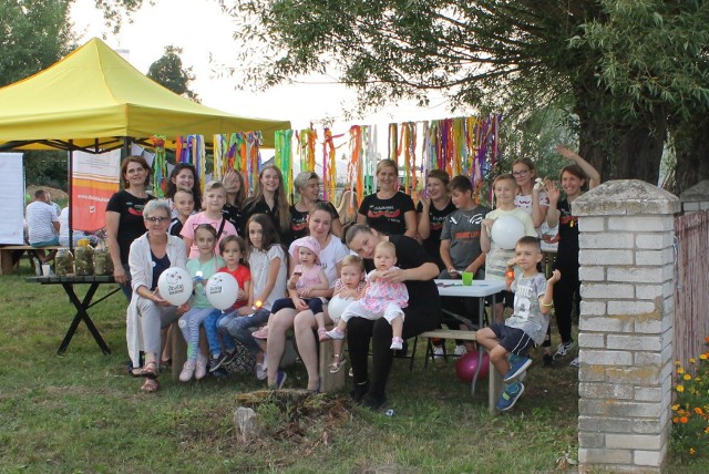 Gospodynie z Kozłowa w gminie Radzanów zaprosiły mieszkańców na piknik rodzinny.