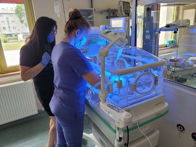 Personel Oddziału Neonatologii Radomskiego Szpitala Specjalistycznego ma już dla swoich najmłodszych pacjentów nowe inkubatory.