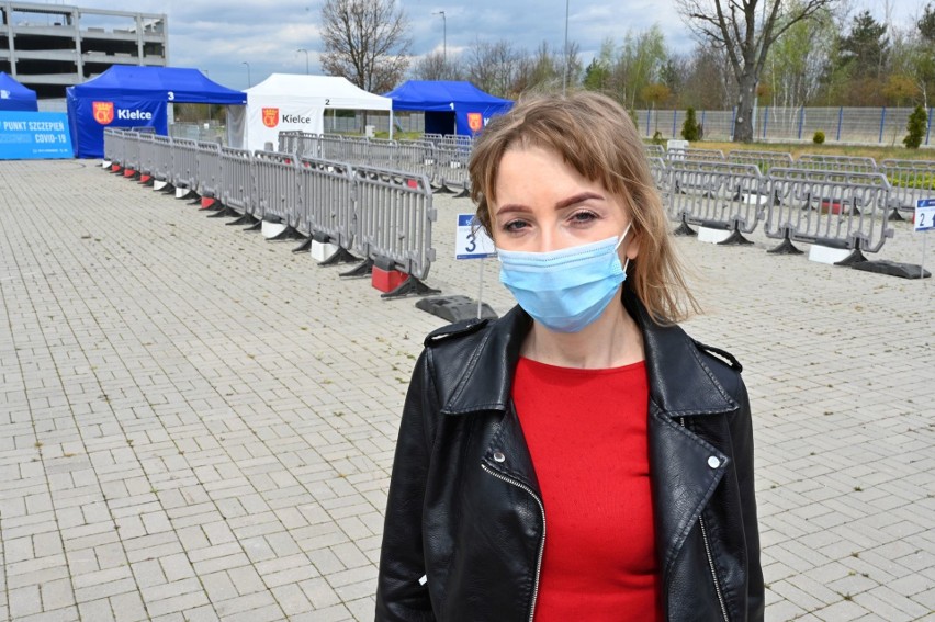 Przed Targami Kielce rusza punkt szczepień przeciwko COVID-19 typu drive thru. To pierwszy taki punkt w mieście (WIDEO)