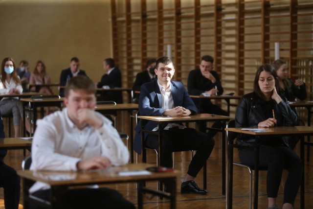 Ukraińscy licealiści mogą przystąpić do egzaminu maturalnego w Polsce. Na jakie dostosowania mogą liczyć?
