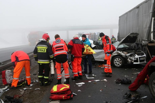 Karambol na autostradzie A1 pod Piotrkowem