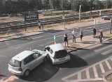 Zderzenie dwóch aut na skrzyżowaniu ul. Artyleryjska i Zaświat w Bydgoszczy [zdjęcia]