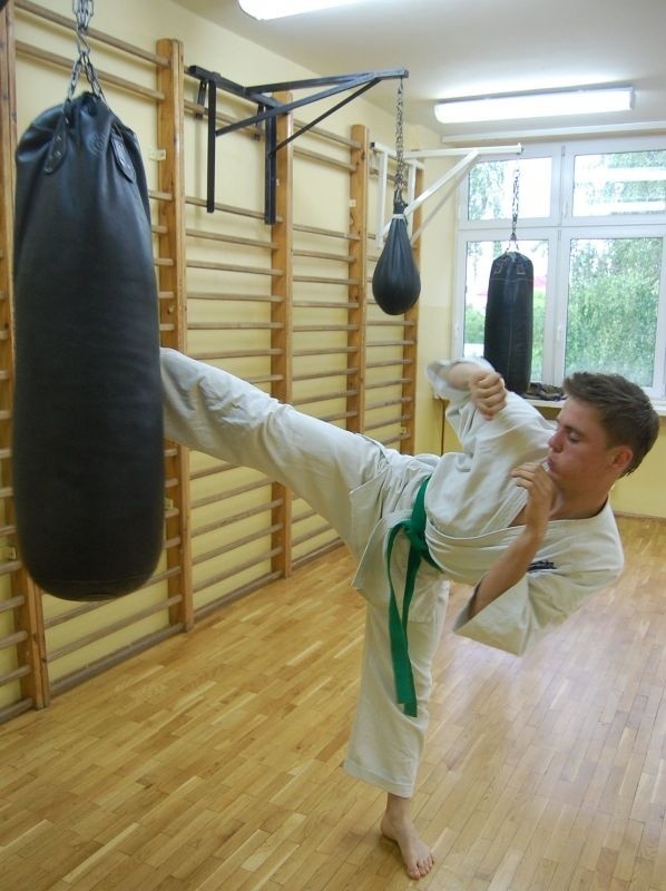 Skarżyski karateka Adrian Banaszewski staje przed życiową szansę &#8211; jutro zadebiutuje w Mistrzostwach Europy we Wrocławiu. 