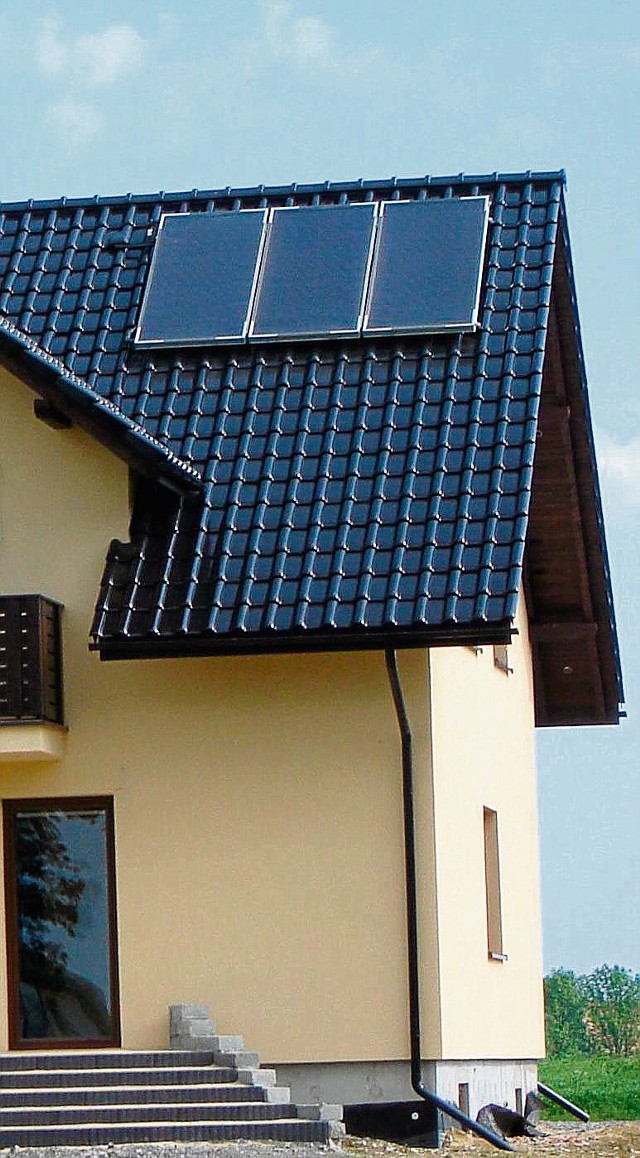 Instalacja solarna na dachu