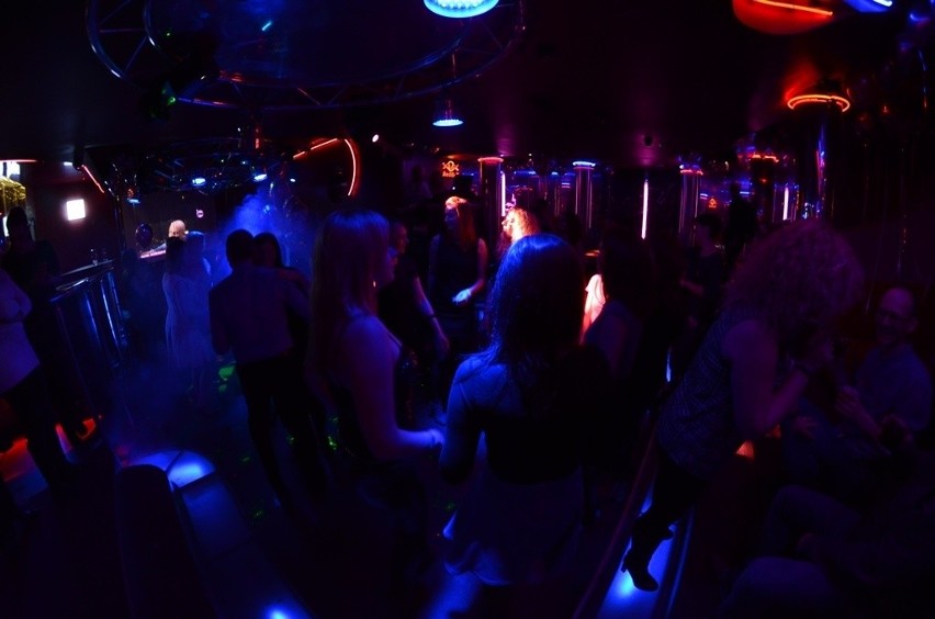 Katowice : Klub Disco Polo już otwarty. Pełen parkiet! [ZDJĘCIA]