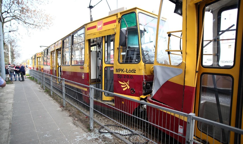 Wypadek tramwajów w Łodzi. Kilkanaście osób rannych! [ZDJĘCIA+FILM]