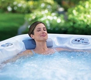 Perełkową kąpiel lubią zwłaszcza kobiety. Musujące bąbelki relaksują, regenerują i ujędrniają ciało.