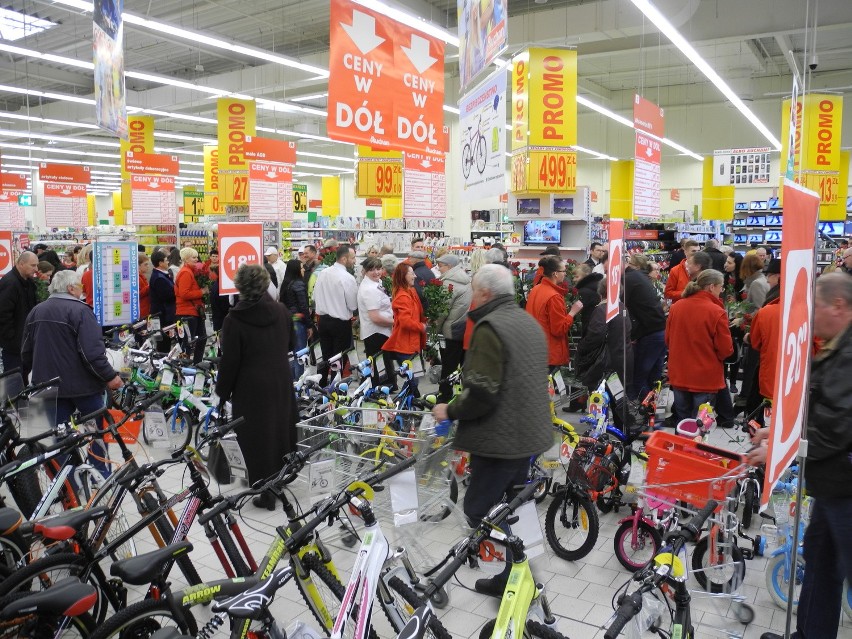 Pod Słupskiem otwarto hipermarket Auchan