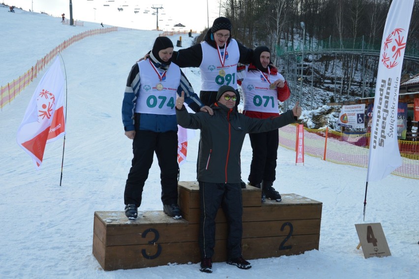 Przekraczają kolejne bariery. Mityng narciarski Olimpiad Specjalnych w Bałtowie