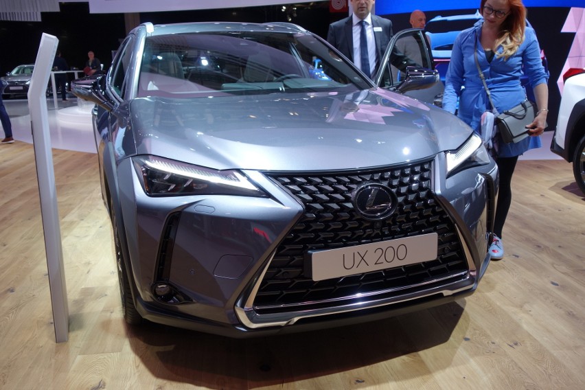 Lexus UX...