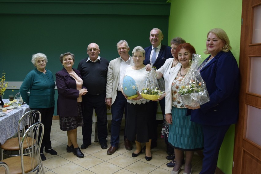 Seniorzy z klubu "Jutrzenka" w Skierniewicach świętowali nadchodzącą Wielkanoc