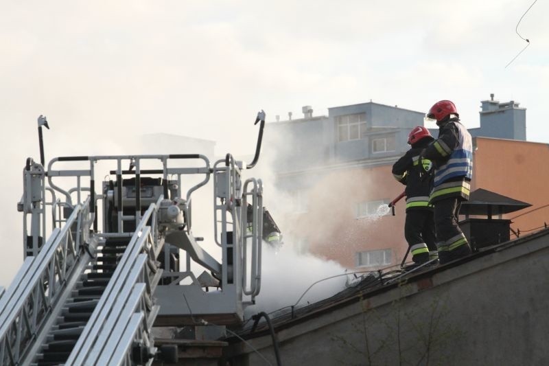 Pożar hali przy ulicy Mielczarskiego w Kielcach