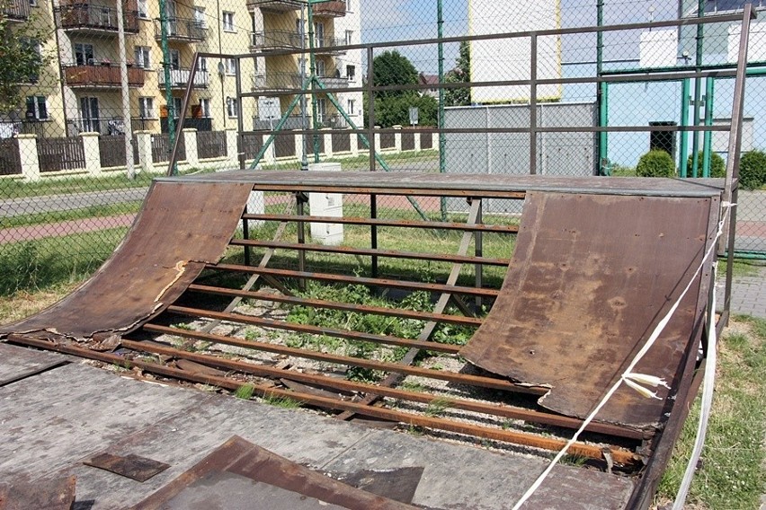 Rampa na Orliku przy hali MCSiR w Skarżysku-Kamiennej będzie naprawiona jeszcze w lipcu