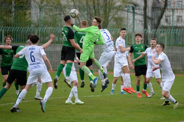 Pogoń Staszów wygrała z Wierną Małogoszcz 3:0