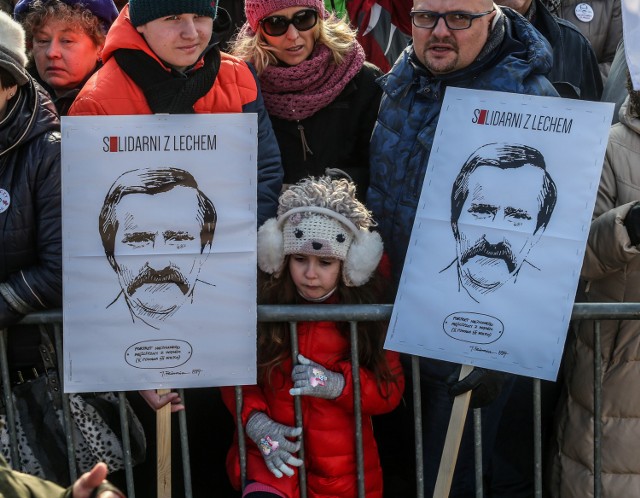 Wiec poparcia i solidarności z Lechem Wałęsą w Gdańsku