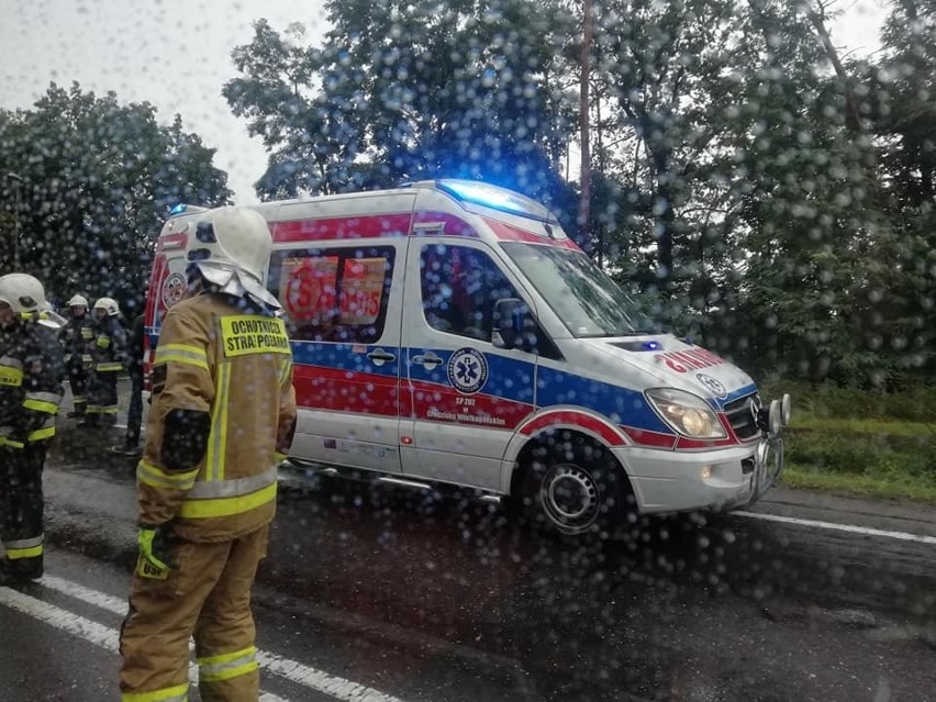 Samochód osobowy najechał na tył innego samochodu osobowego...