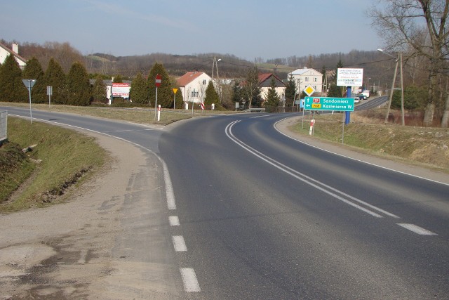 Obwodnica zaczynałaby na skrzyżowaniu drogi krajowej nr 79 z drogą wojewódzką nr 768 w Koszycach
