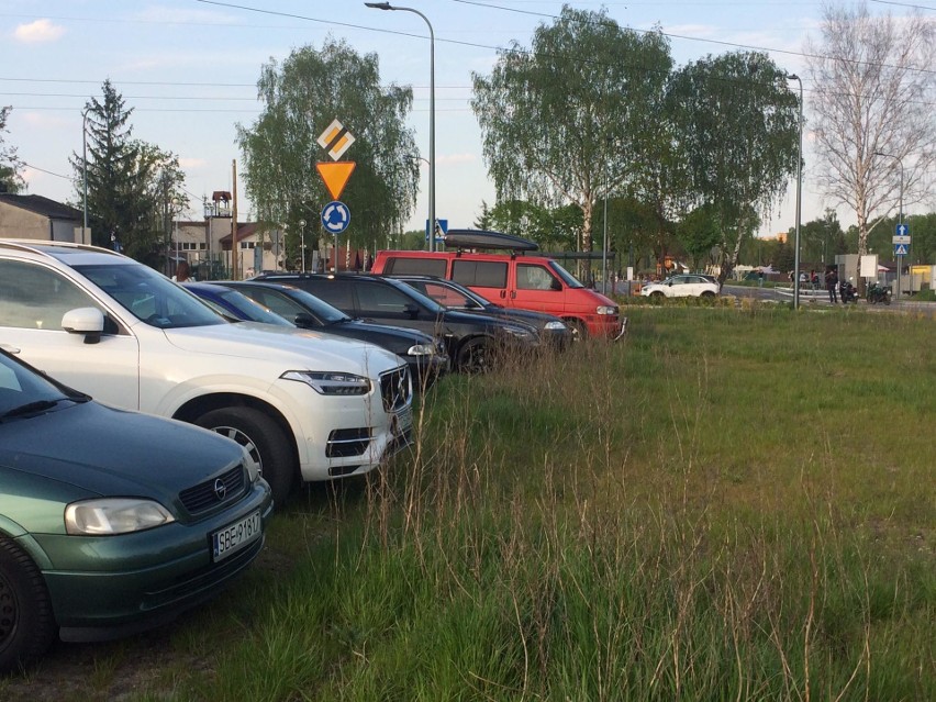 Parking przy Pogorii III wciąż zamknięty. Kierowcy w...