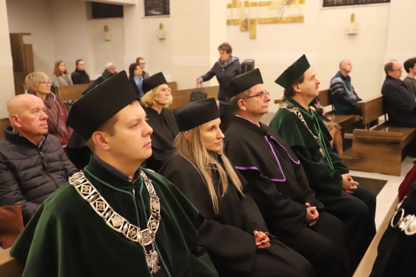 Msza święta z okazji inauguracji Roku Akademickiego 2022/2023 w Kościele Akademickim w Kielcach. Przewodniczył jej biskup Jan Piotrowski