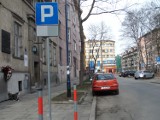 Strefa płatnego parkowania w Krakowie. ZIKiT obiecał poprawić buble