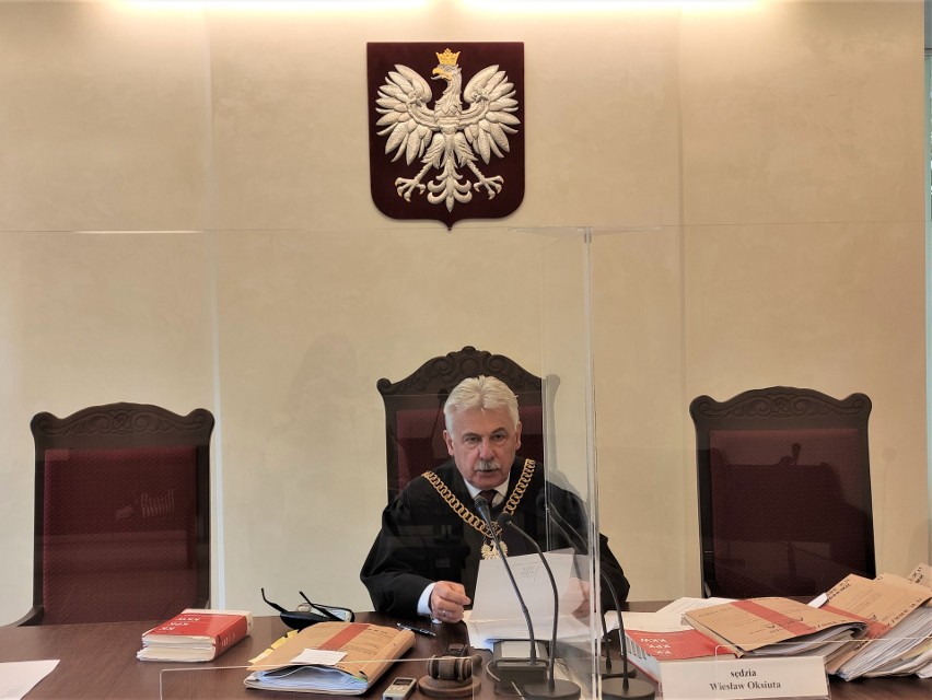 Sąd odczytał prawomocny wyrok jedynie w obecności mediów. Na...