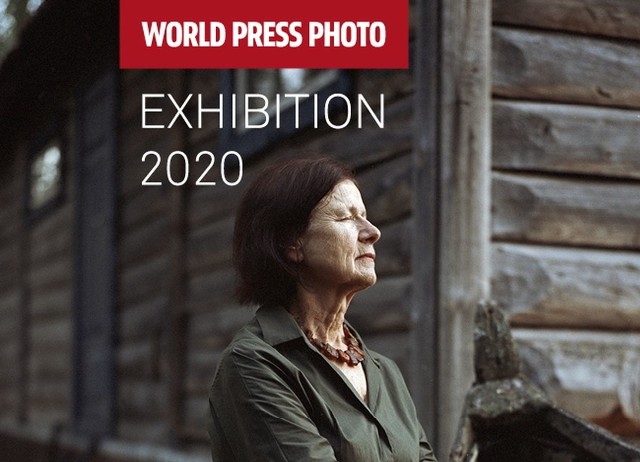 Baner promujący wystawę World Press Photo.