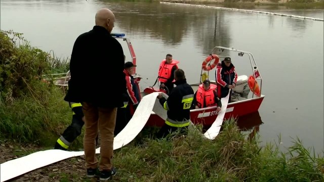 Ostrołęka. Wyciek oleju do Narwi. Pierwsze wyniki badań wody w Narwi po wycieku z elektrowni