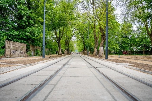 Nowa jezdnia i torowisko tramwajowe na ul. Cmentarnej