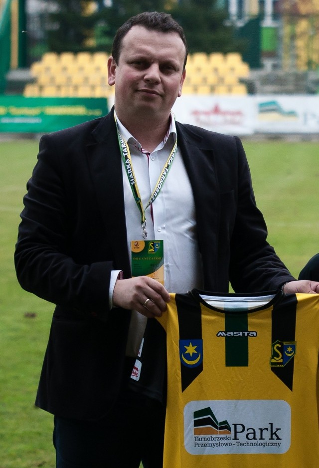 Dariusz Dziedzic, prezes Spółki Akcyjnej Siarka Tarnobrzeg cały czas poszukuje sponsorów, którzy uzupełnią budżet drugoligowego zespołu.