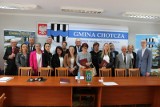Pierwsza sesja Rady Gminy w Chotczy. Ślubowanie radnych i wójta. Przemysław Zawolski przewodniczącym. Zobacz zdjęcia