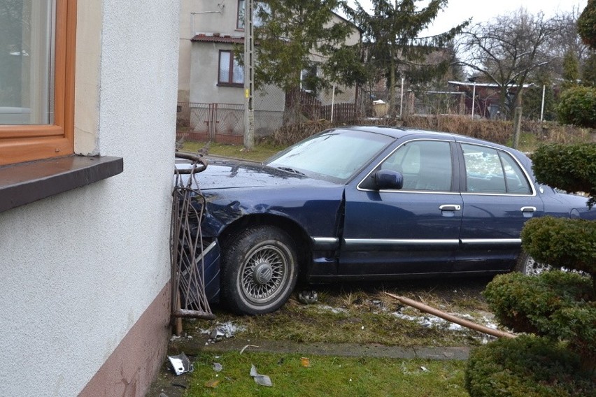 Wypadek w Rudnikach: Wjechał w dom. Miał ponad promil...