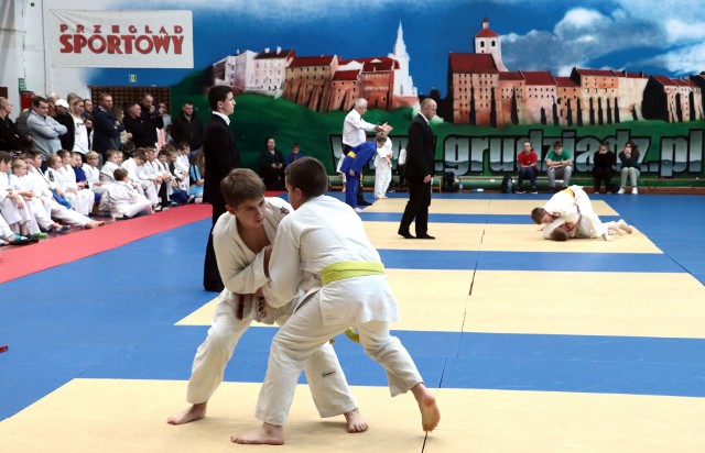 Walki młodych judoków odbywały się na czterech matach hali GKS "Olimpia Grudziądz"