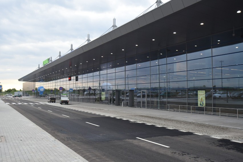 Ewakuacja terminala B na lotnisku Katowice w Pyrzowicach