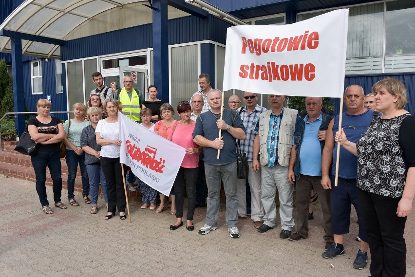 Protest w fabryce dywanów Agnella w Białymstoku