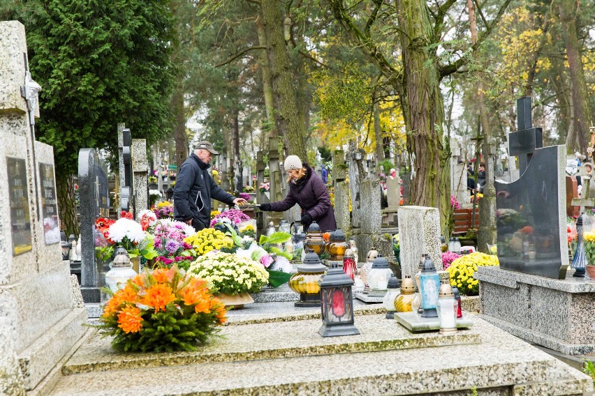 Kwesta na Cmentarzu Farnym w Białymstoku
