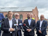 Wojewoda śląski wizytował rewitalizowane tereny w Pszowie. To budynki po kopalni Anna. Rząd dał na ich renowację 10 mln złotych! ZDJĘCIA
