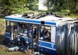 Tak wygląda autobus po wybuchu bomby. Eksperyment policji [ZDJĘCIA]