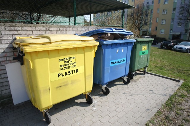 Od lipca segregacja z nowymi zasadamiSzacuje się, że w przynajmniej połowie polskich gmin dojdzie do małej rewolucji w sposobie zbiórki odpadów komunalnych, ponieważ z wejściem w życie rozporządzenia wszędzie zaczął obowiązywać Wspólny System Segregowania Odpadów (WSSO). Ma to na celu ujednolicenie (dotychczas różnorodnych) systemów segregacji odpadów w polskich gminach.