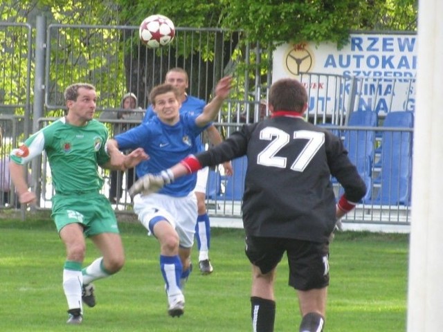 W spotkaniu 25. kolejki III ligi, pilkarze Gryfa 95 Slupsk pokonali w Szczecinku tamtejszy Darzbór 3:1 (2:0).