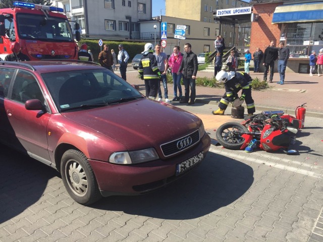 Wypadek we Władysławowie. Motocykl  zderzył się z osobówką