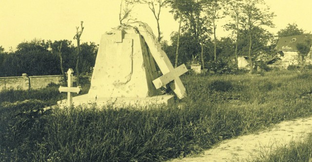 Pomnik ku czci Powstańców Styczniowych - stan z 1920 roku
