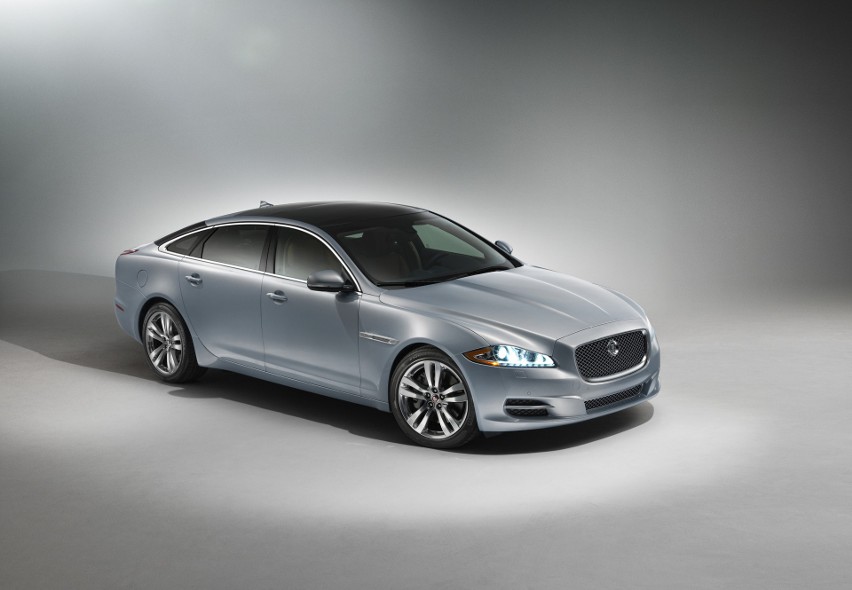 Jaguar XJ - z zewnątrz lista...